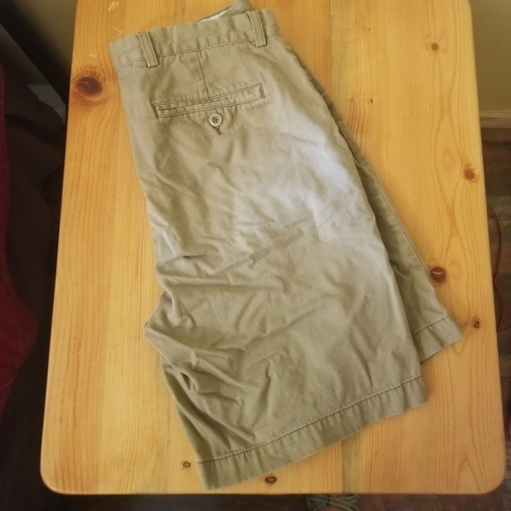 Men's 35 Roundtree &  Yorke Khaki Shorts